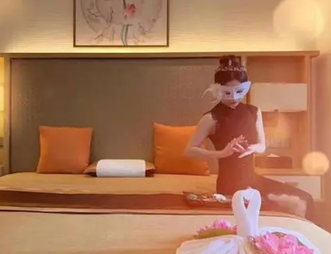 我在南京鼓楼体验了下高端男士按摩spa会馆，私人会所花样超多